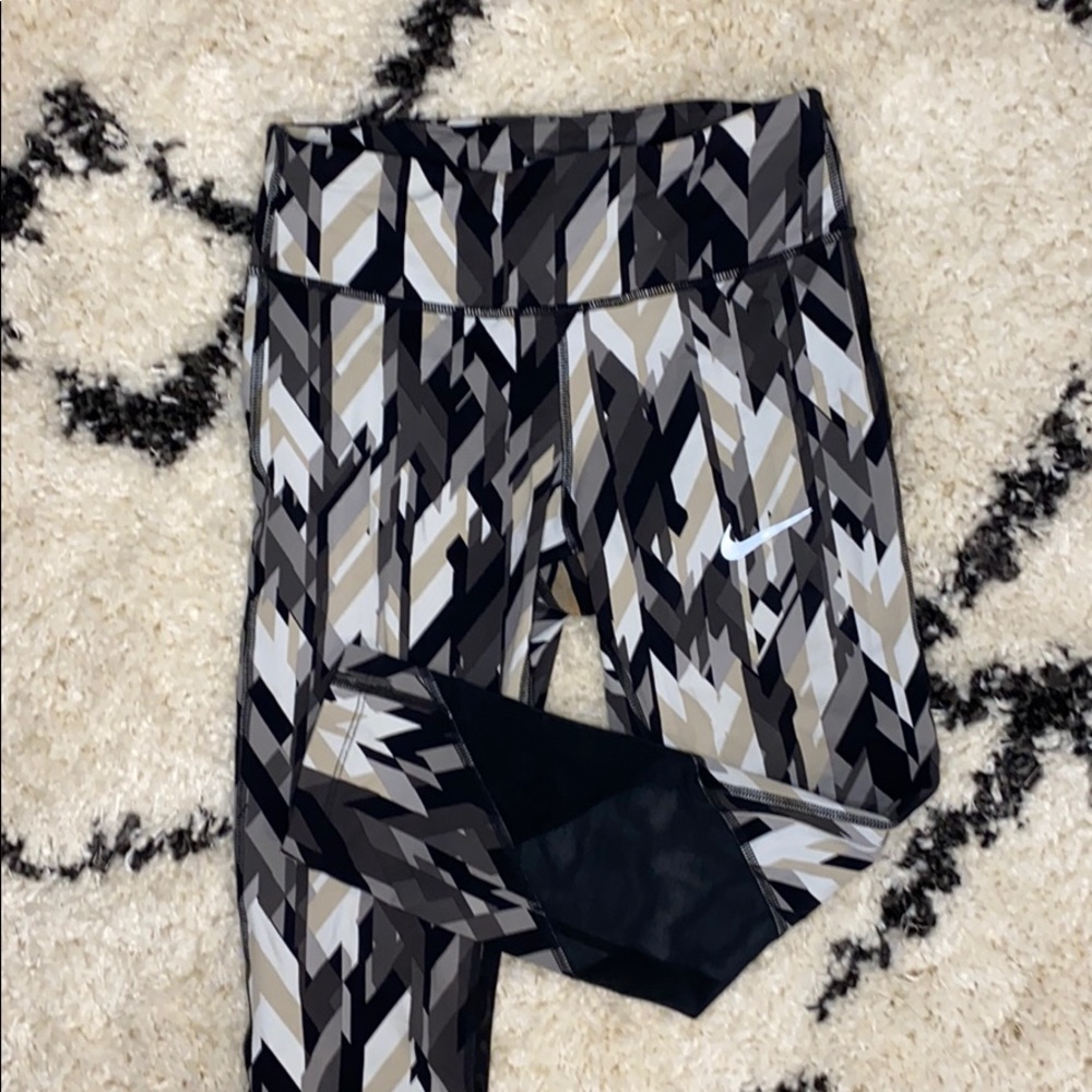 Cropped Nike Leggings